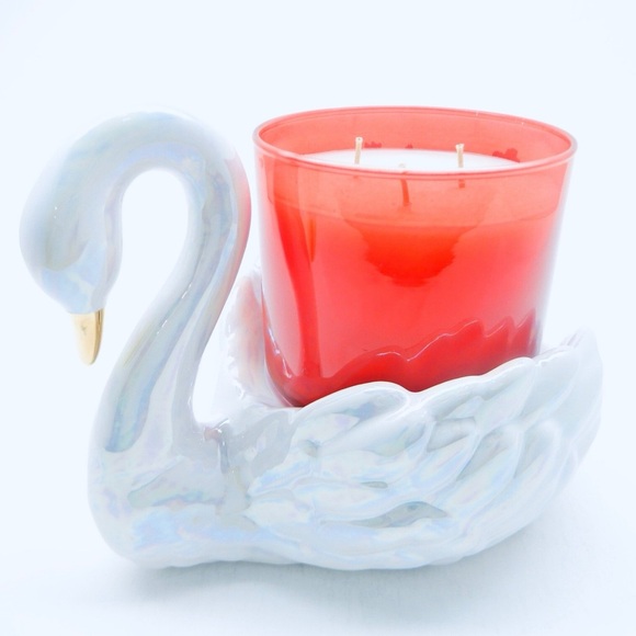 Bath & Body Works Iridescent Swan 3-wick candle holder - Picture 2 of 6